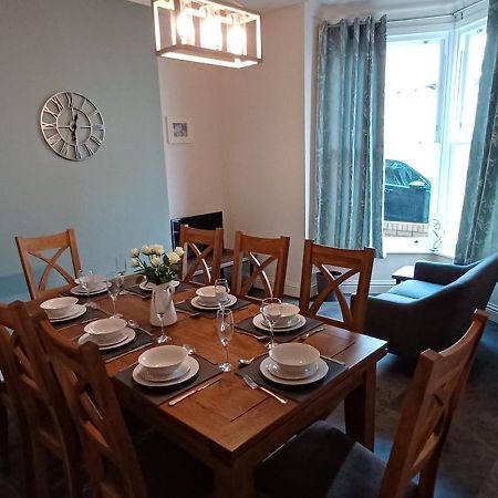 West Cliff Townhouse With Parking Villa Whitby Bagian luar foto